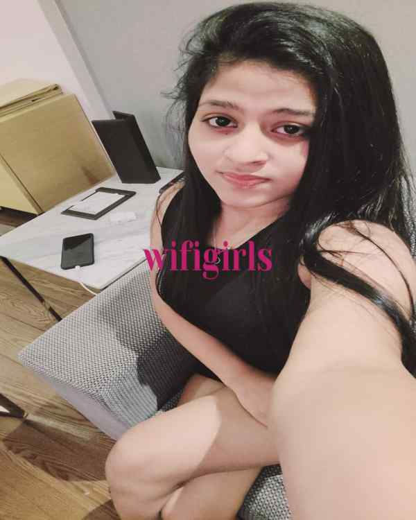 MYSELF MUSKAN HOME AND HOTEL SERVICE AVAILABLE ANYTIME CALL ME